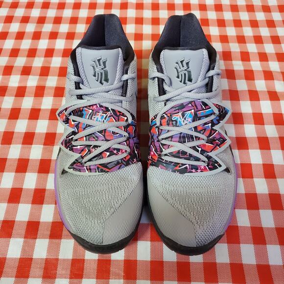 Athletic_Shoes